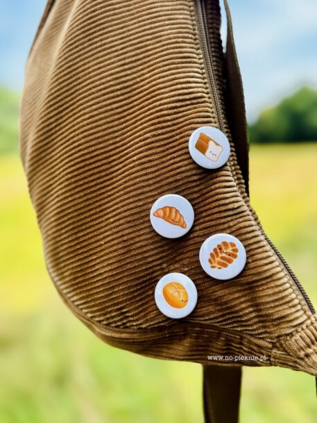 przypinki do plecaka